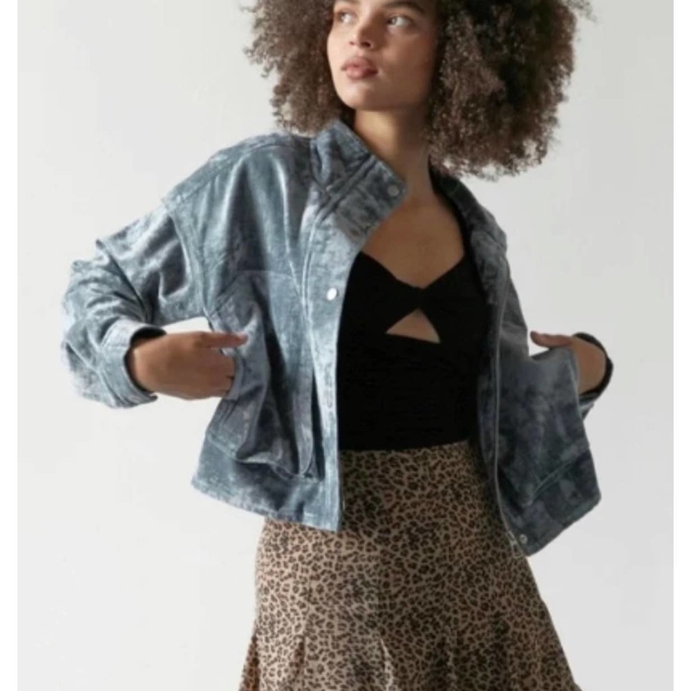 UO Skye Velvet Bomber Jacket Blue Cropped Full Zip Button Front Urban Outfitters